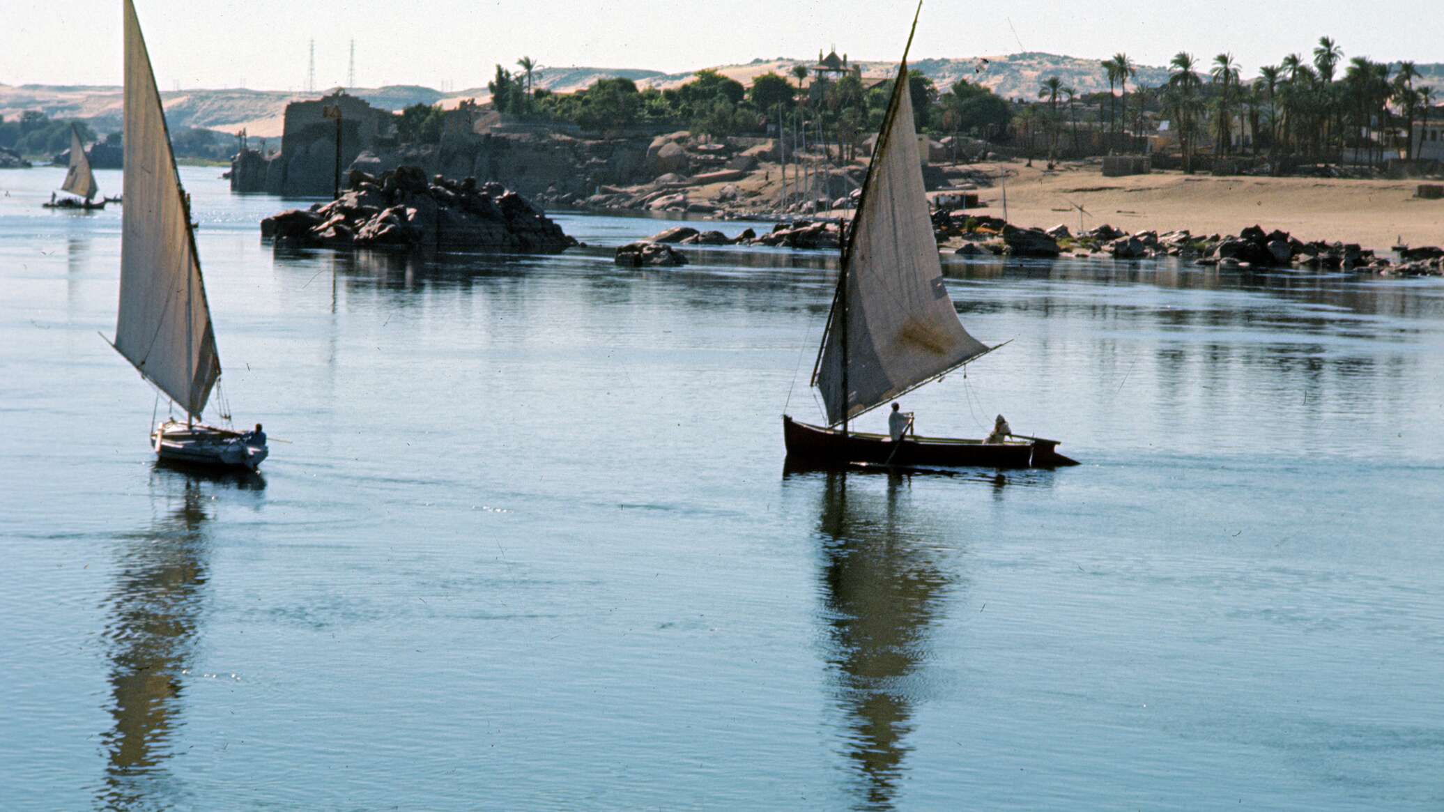 أسوان تستقبل ألف سوداني في طريق عودتهم إلى وطنهم