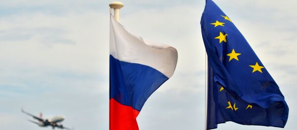 علم روسيا والاتحاد الأوروبي - سبوتنيك عربي