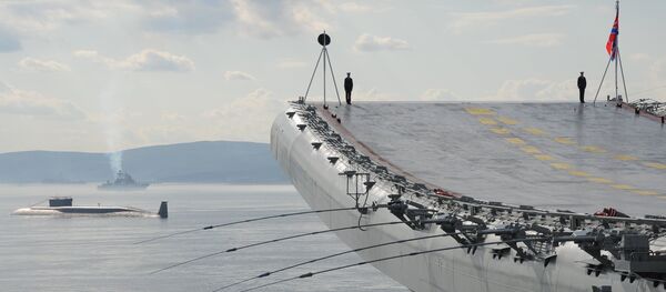 عرض عسكري في سيفيرومورسك القاعدة الرئيسية للقوات البحرية  الروسية في شمال روسيا - سبوتنيك عربي