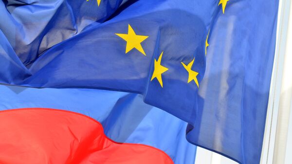 علم روسيا والاتحاد الأوروبي - سبوتنيك عربي