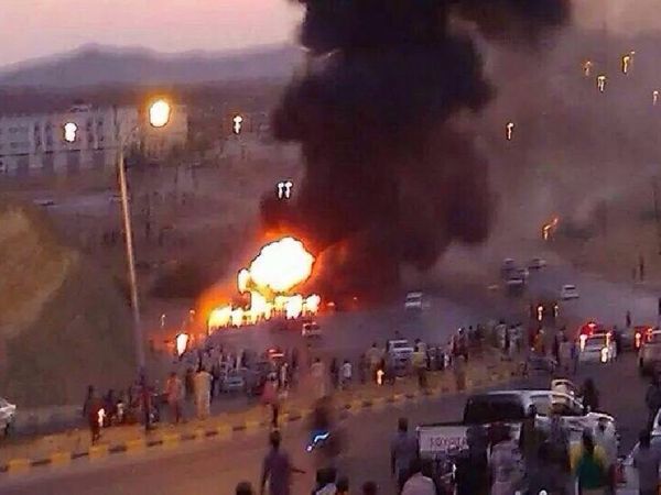 السعودية وحلفاؤها يشنون هجوما جويا على مواقع الحوثيين في اليمن السعودية وحلفاؤها يشنون هجوما جويا على مواقع الحوثيين في اليمن - سبوتنيك عربي