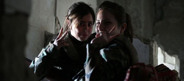 قناصات سوريات  في االمخبأ - سبوتنيك عربي