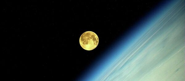 صورة للقمر التقطها رائد الفضاء الروسي أوليغ أرتيمييف صورة للقمر التقطها رائد الفضاء الروسي أوليغ أرتيمييف - سبوتنيك عربي