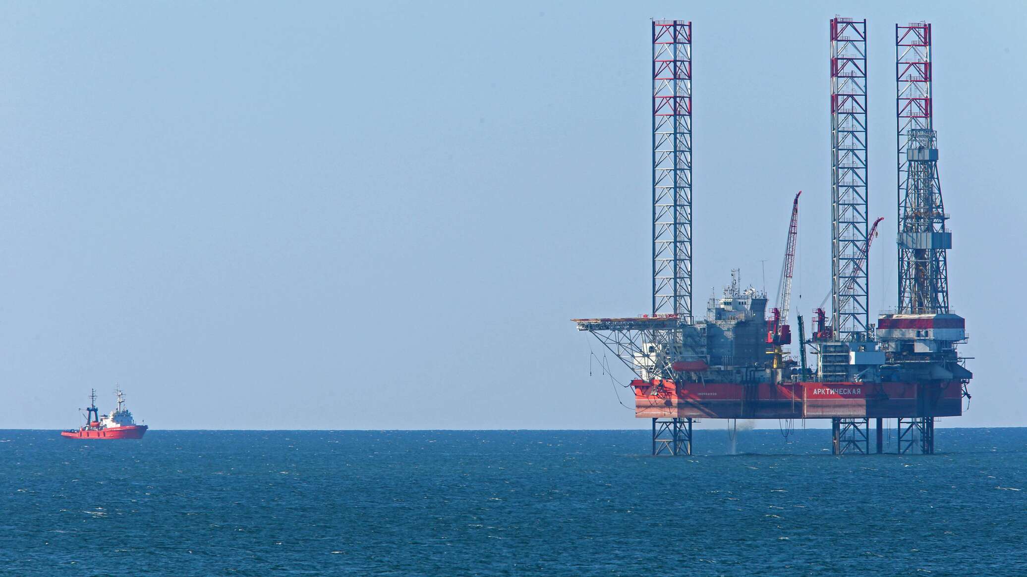 مستثمر أمريكي يعبر عن اهتمامه بأصول "لوك أويل" الروسية للطاقة