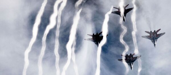 طائرات ميغ - 29 من فرقة الاستعراضات الجوية الروسية ستريجي فوق مطار كوبينكا العسكري - سبوتنيك عربي