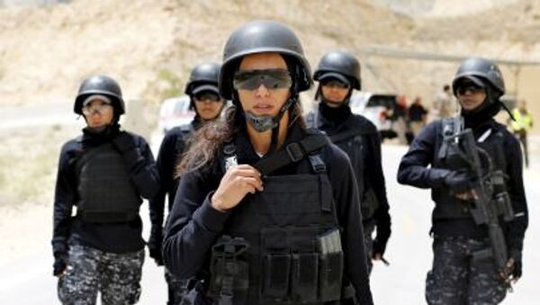 نساء الشرطة الأردنية أثناء التدريبات العسكرية Warrior-2015 - سبوتنيك عربي