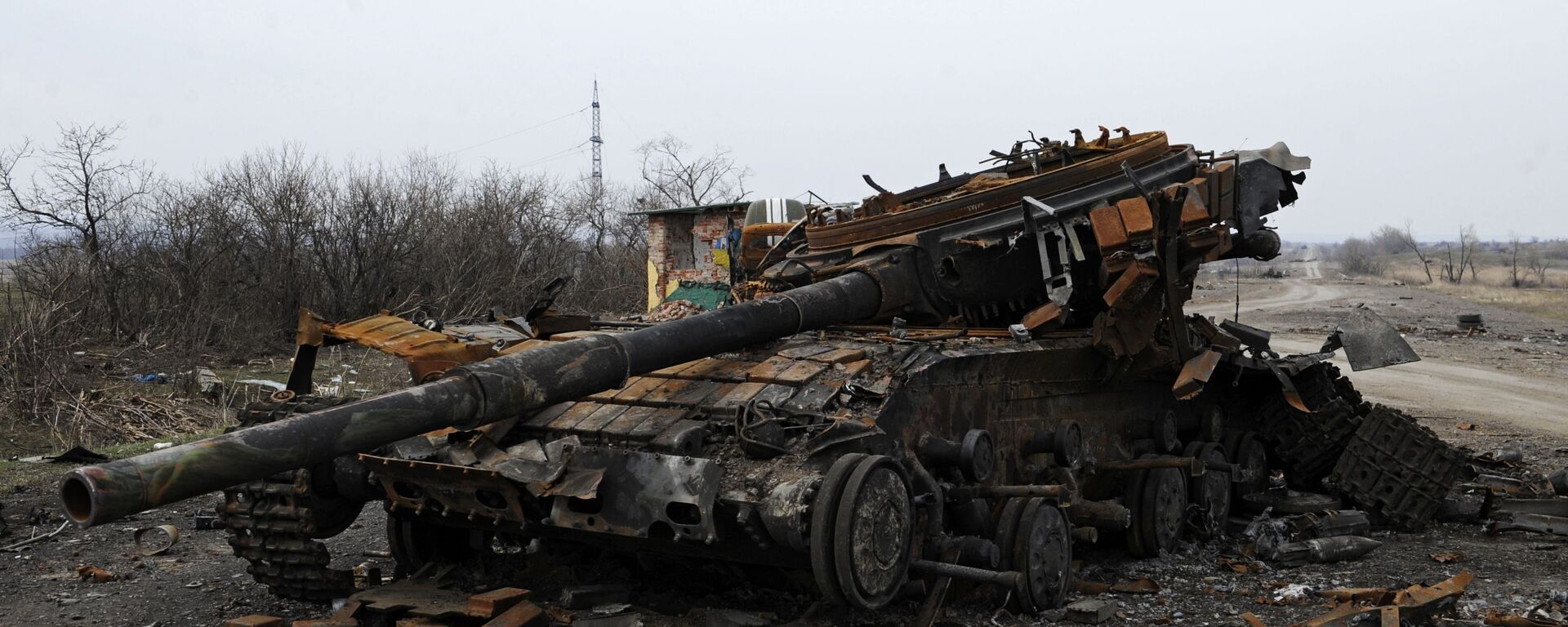 دبابة أوكرانية مدمرة في منطقة دونباس  - سبوتنيك عربي, 1920, 19.12.2022