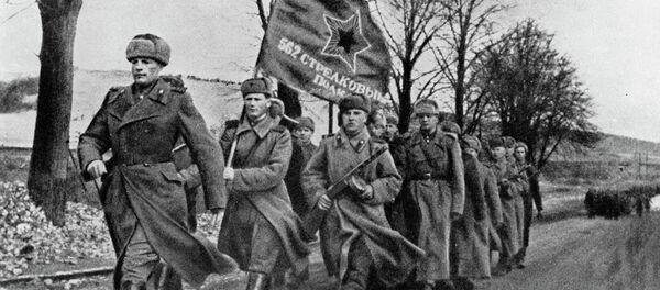 فوج 562 للرماة قي الجيش السوفيتي على أراضي بولندا المحررة من الفاشية، فبراير 1945 - سبوتنيك عربي