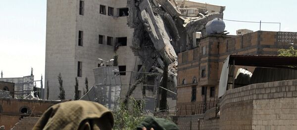 التحالف العربي يقصف مقر إقامة الرئيس السابق لليمن علي عبدالله صالح التحالف العربي يقصف مقر إقامة الرئيس السابق لليمن علي عبدالله صالح - سبوتنيك عربي