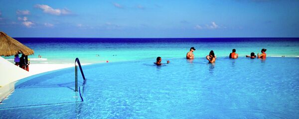 حمام سباحة بأحد المنتجعات فى ولاية باجا كاليفورنيا المكسيكية - سبوتنيك عربي