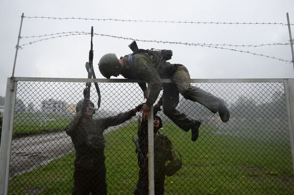 اختبارات القوات الخاصة من أجل الحق في ارتداء قبعة المارون في نوفوسيبيرسك اختبارات القوات الخاصة من أجل الحق في ارتداء قبعة المارون في نوفوسيبيرسك - سبوتنيك عربي