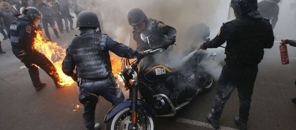 احتجاجات بمناسبة مرور ثمانية أشهر على اختفاء الطلاب في المكسيك - سبوتنيك عربي