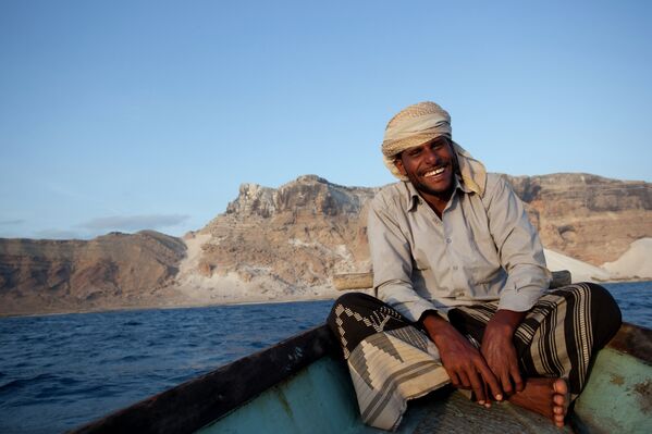 صياد يمني فى جزيرة سقطري اليمنية - سبوتنيك عربي