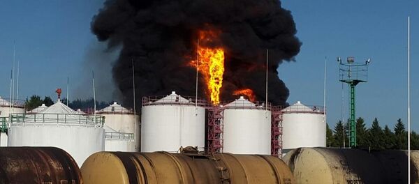 حريق خزانات النفط - سبوتنيك عربي