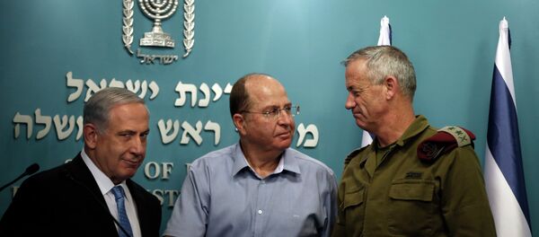 رئيس الوزراء الإسرائيلي بنيامين نتنياهو ووزير الدفاع موشي يعلون - سبوتنيك عربي