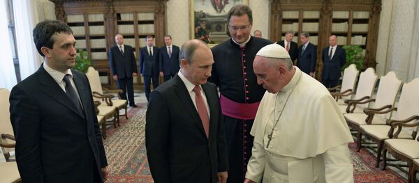 فلاديمير بوتين مع البابا فرانسيس فلاديمير بوتين مع البابا فرانسيس - سبوتنيك عربي