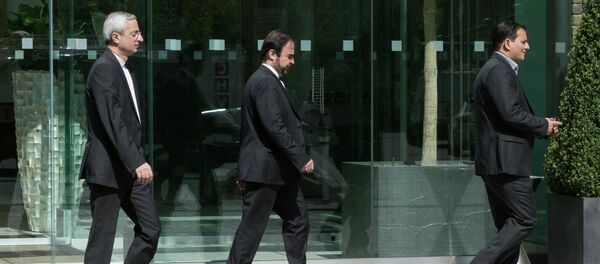 سفير إيران لدى الوكالة الدولية للطاقة النووية، رضا نجفي، يغادر قصر كوبورج في فيينا في أعقاب مباحثات مع مسؤولين في الاتحاد الأوروبي في الثاني والعشرين من أبريل/ نيسان 2015. - سبوتنيك عربي