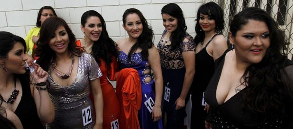 السجينات تشارك في مسابقة ملكة جمال في سجن ولاية باجا كاليفورنيا في تيجوانا السجينات تشارك في مسابقة ملكة جمال في سجن ولاية باجا كاليفورنيا في تيجوانا - سبوتنيك عربي