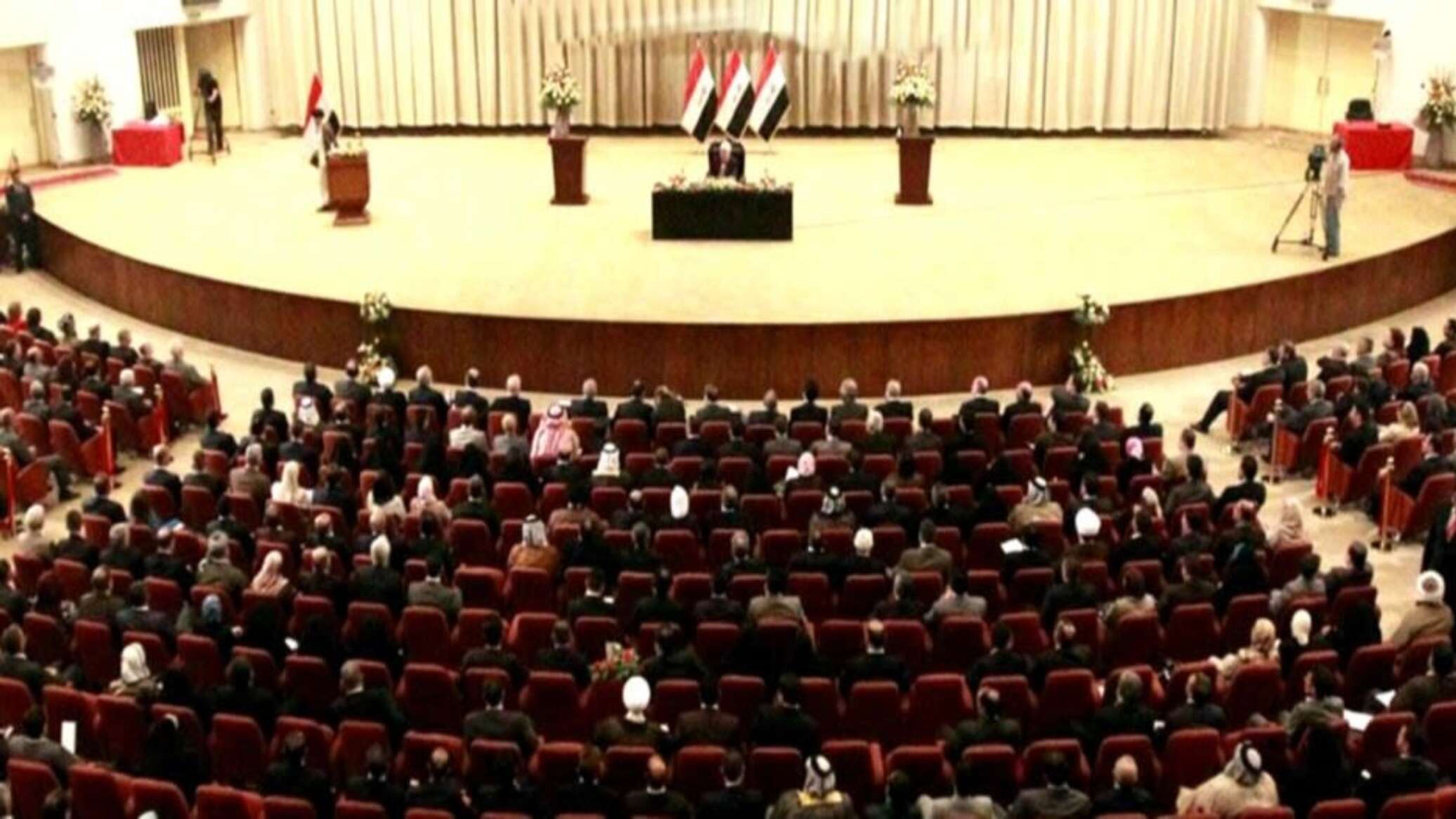 "بسبب الهدر الكبير بالمال العام".. البرلمان العراقي يعتزم جمع تواقيع لاستجواب وزير الدفاع
