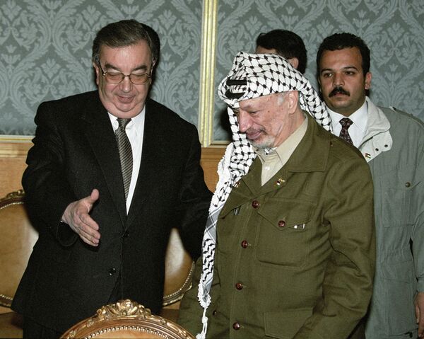 يفغيني بريماكوف وياسر عرفات - سبوتنيك عربي