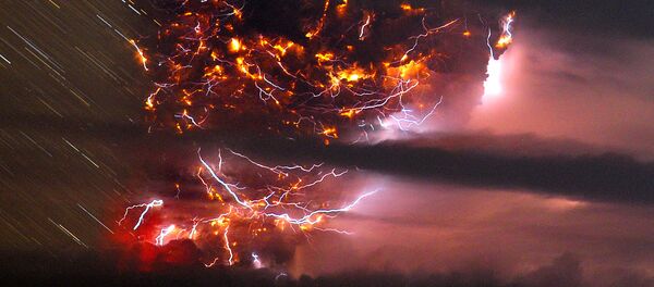 برق أثناء ثورة بركان فى تشيلى - سبوتنيك عربي