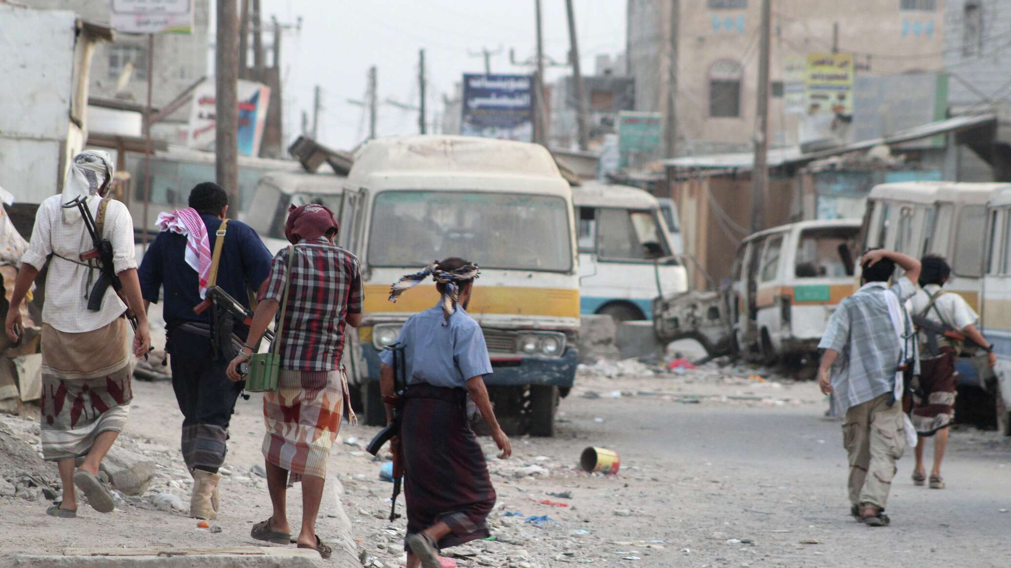 اليمن.. محافظ عدن يمنع أي تظاهرات بعد دعوة المجلس الانتقالي إلى فعالية جماهيرية