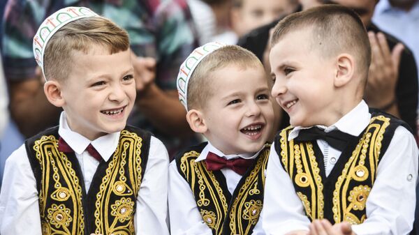 الأطفال المسلمين فى جمهورية كوسوفو فى ألبانيا - سبوتنيك عربي