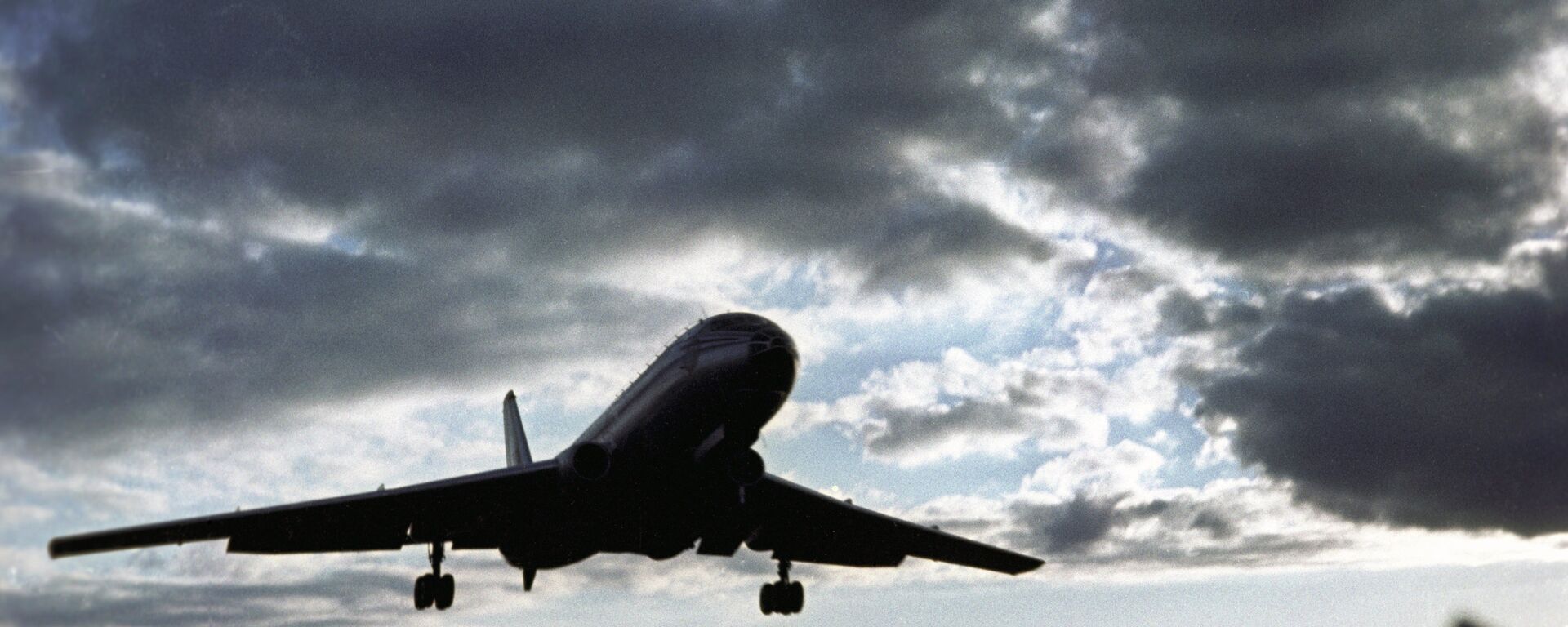 طائرة ركاب - سبوتنيك عربي, 1920, 07.06.2018