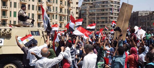 المصريون يفرحون بافتتاح قناة السويس الجديدة المصريون يفرحون بافتتاح قناة السويس الجديدة - سبوتنيك عربي