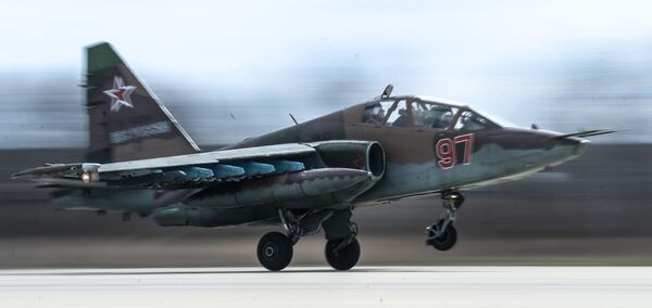 الطائرة الهجومية سو- 25 في مطار كوبينكا العسكري الطائرة الهجومية سو- 25 في مطار كوبينكا العسكري - سبوتنيك عربي