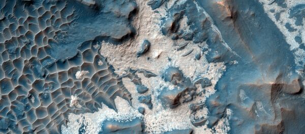 قاع أحد الوديان على سطح المريخ - سبوتنيك عربي