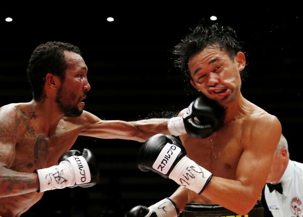 شينسوكي ياماناكا الملاكم الياباني خلال معركة مع أنسيلمو مورينو - سبوتنيك عربي