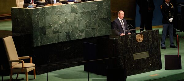 فلاديمير بوتين أثناء خطابه أما الجمعية العامة في نيويورك فلاديمير بوتين أثناء خطابه أما الجمعية العامة في نيويورك - سبوتنيك عربي