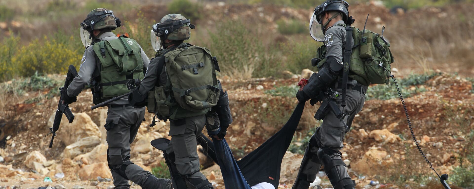 اشتباكات بيت قوات الشرطة الإسرائيلية والفلسطينيين في الضفة الغربية - سبوتنيك عربي, 1920, 21.06.2022