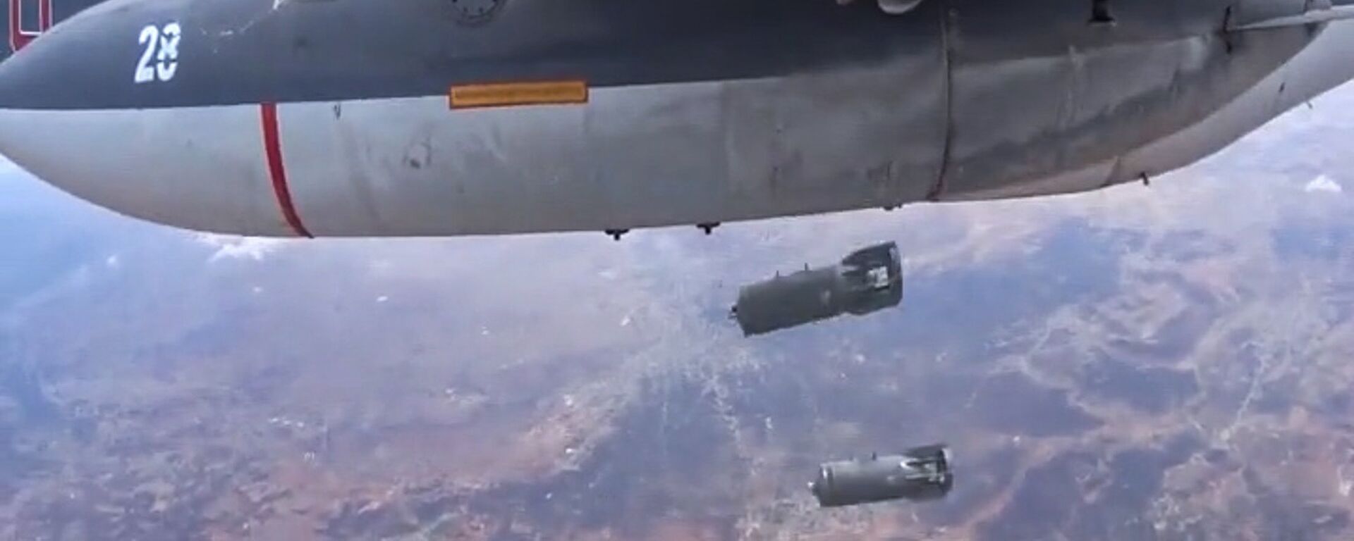 طائرة روسية تلقي قنابل على مواقع الإرهابيين في سوريا - سبوتنيك عربي, 1920, 14.10.2023