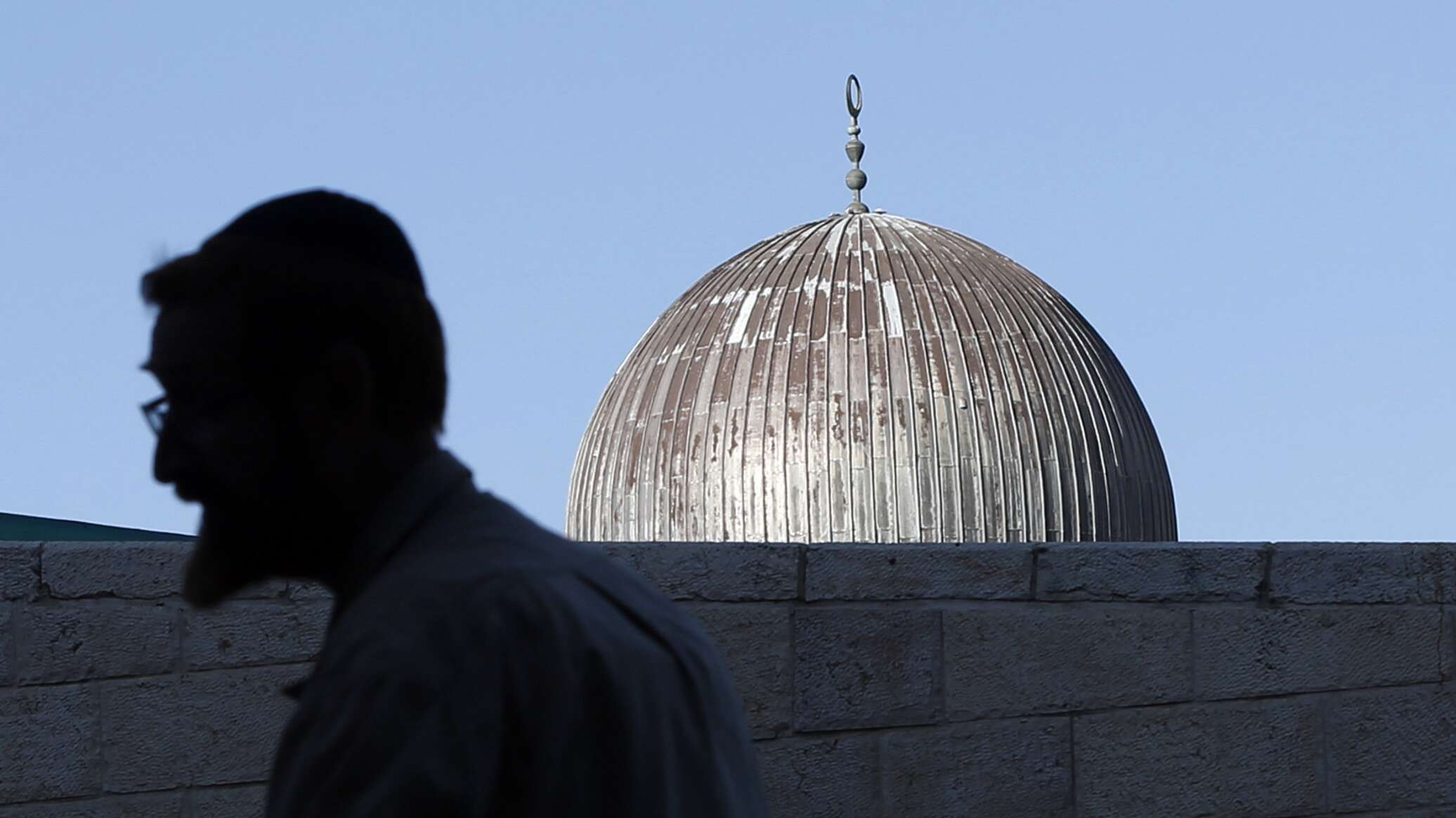 الداخلية الإماراتية تلقي القبض على 3 أشخاص بتهمة قتل الحاخام الإسرائيلي تسفي كوغان