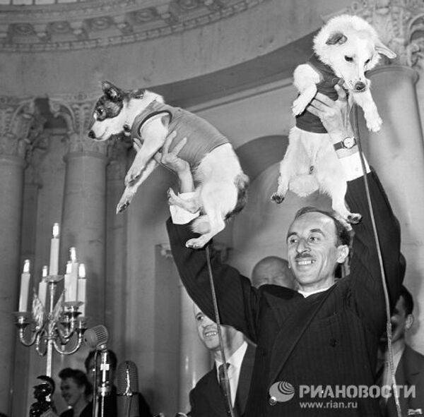 الأكاديمي جلازينكو مع بيلكا وستريلكا الأكاديمي جلازينكو مع بيلكا وستريلكا - سبوتنيك عربي