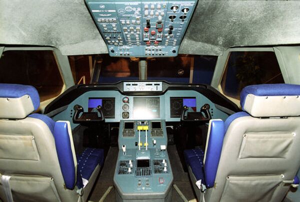 كابينة إحدى الطائرات كابينة إحدى الطائرات - سبوتنيك عربي