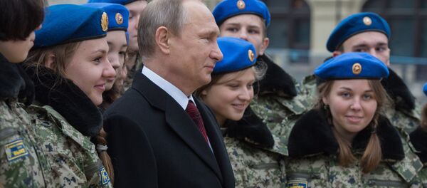 بوتين يشارك في إحياء احتفالات يوم الوحدة الوطنية في روسيا - سبوتنيك عربي