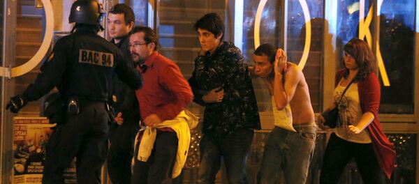 الشرطة الفرنسية تخلى مسرح باتاكلان - سبوتنيك عربي