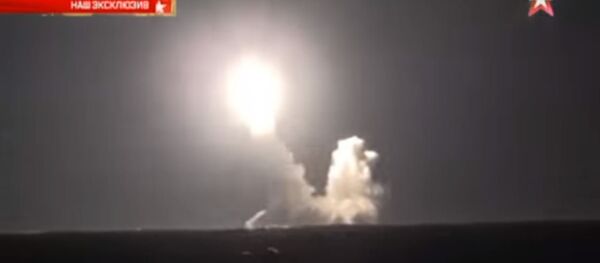 صواريخ بولافا الجبارة تنطلق من البحر الأبيض - سبوتنيك عربي