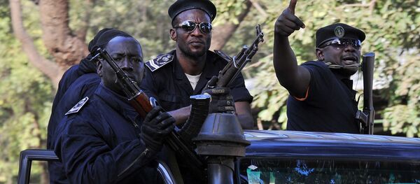 Полицейский патруль на улице Бамако, Мали - سبوتنيك عربي