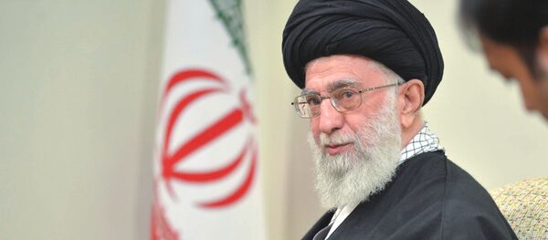 بوتين يهدي خامنئي أقدم نسخة خطية للقرآن في روسيا - سبوتنيك عربي