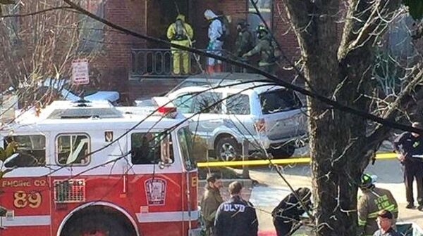 فرض طوق أمني حول المكتب وعناصر ترتدي أقنعة وبدل واقية من الغاز  - سبوتنيك عربي