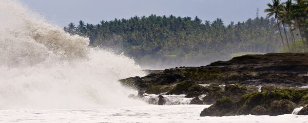 موجات مد عاتية - سبوتنيك عربي