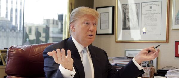 ترامب يعمل في مكتبه - سبوتنيك عربي