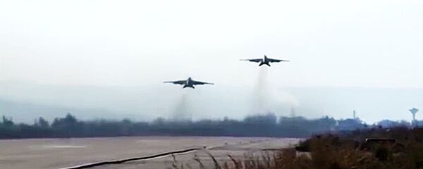 لأول مرة طائرات ميغ-29 السورية تحمي الطائرات الروسية سو-25 - سبوتنيك عربي