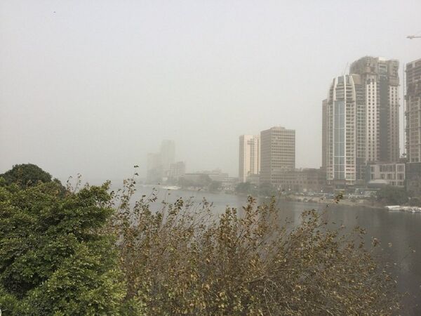 عاصفة ترابية تجتاح شوارع القاهرة - سبوتنيك عربي