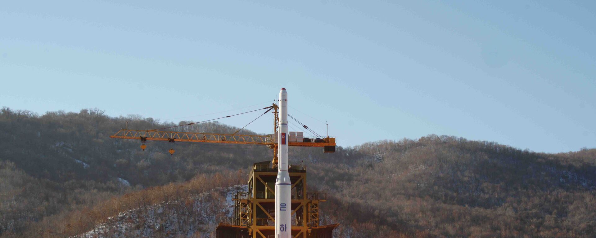 كوريا الشمالية تطلق صاروخا يحمل قمرا صناعيا - سبوتنيك عربي, 1920, 03.10.2022