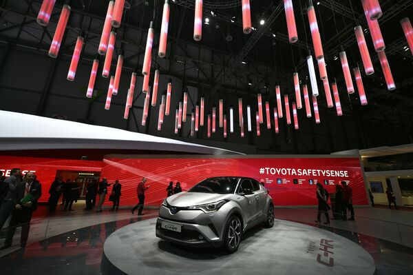 سيارة  Toyota C-HR Coupe High Rider في معرض جنيف الدولي للسيارات، 2 مارس/ آذار 2016. - سبوتنيك عربي